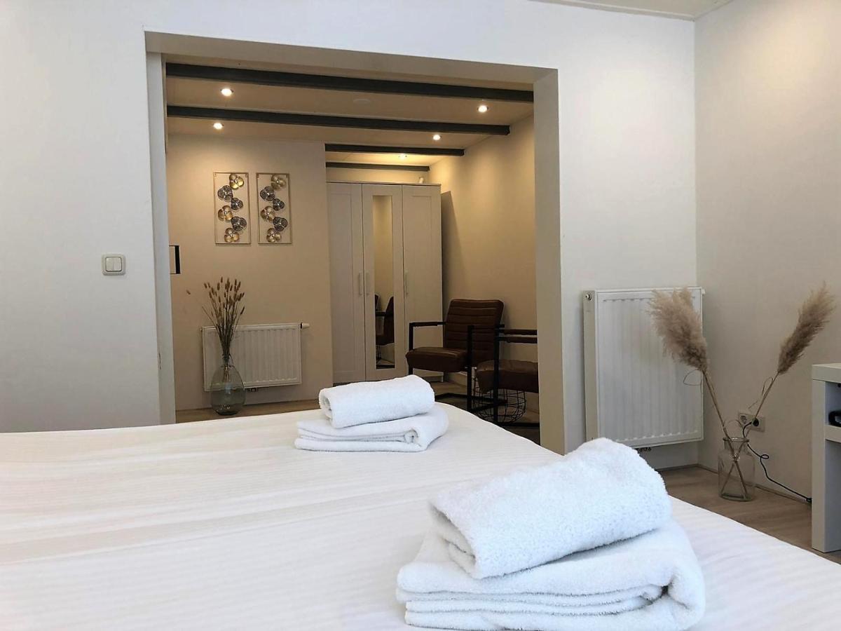 Hotel-Restaurant De Walvisvaarder Hollum  Ngoại thất bức ảnh