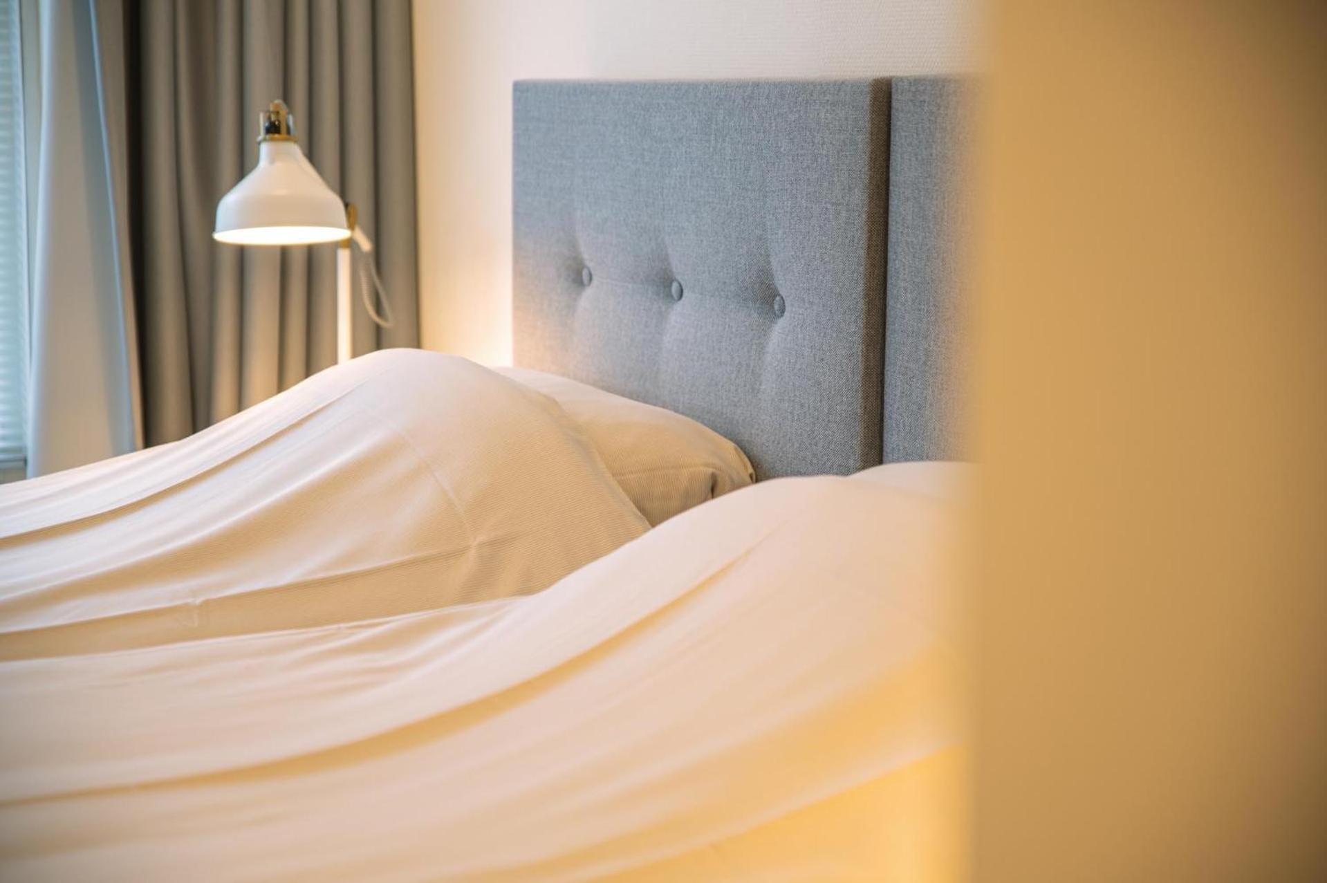 Hotel-Restaurant De Walvisvaarder Hollum  Ngoại thất bức ảnh