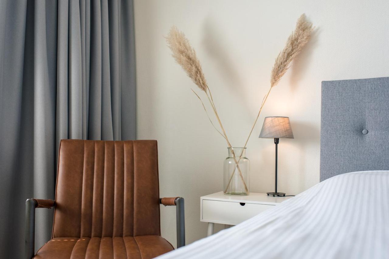 Hotel-Restaurant De Walvisvaarder Hollum  Ngoại thất bức ảnh